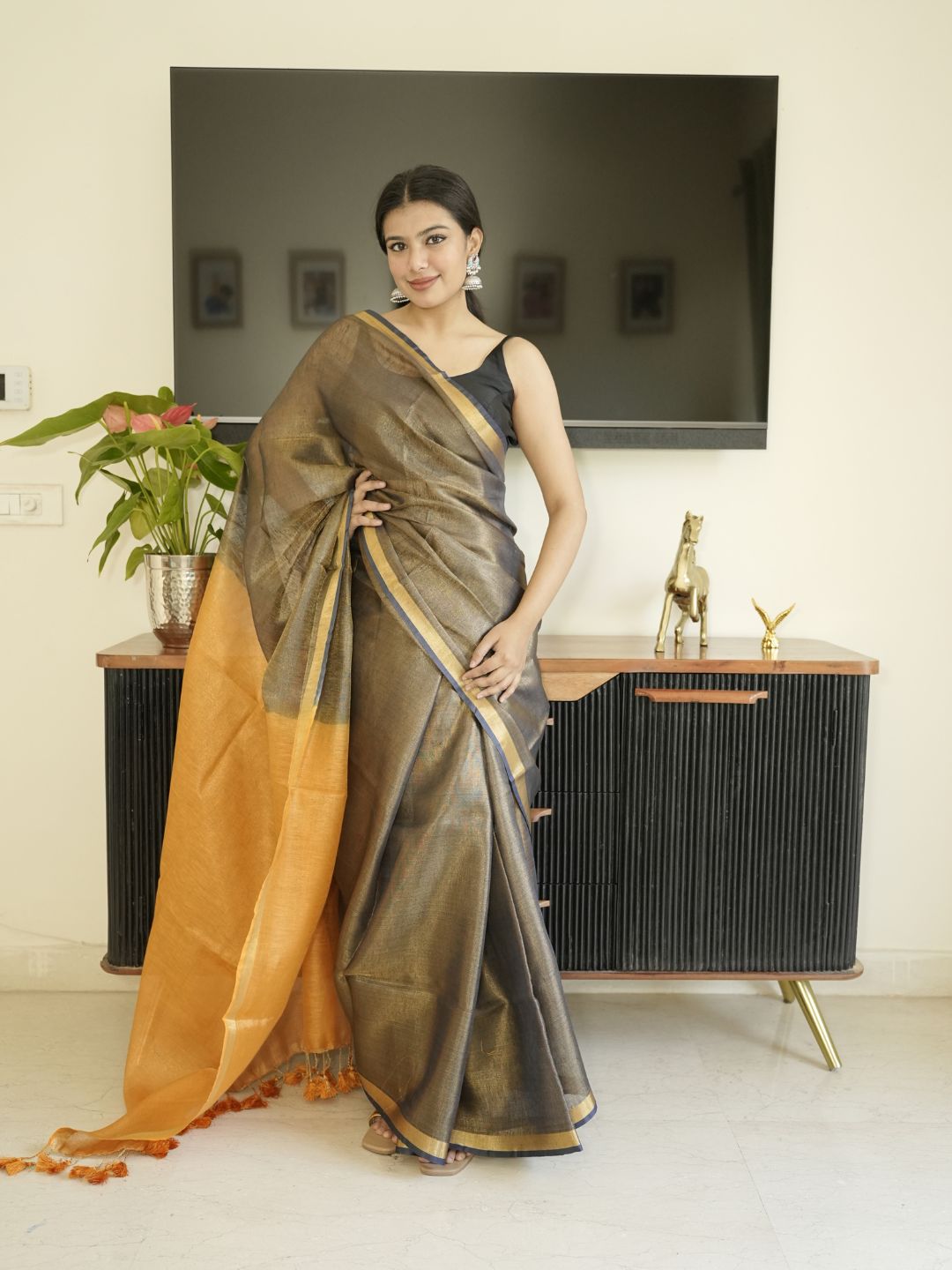 Grey Tissue Linen Saree With Golden Zari Pallu