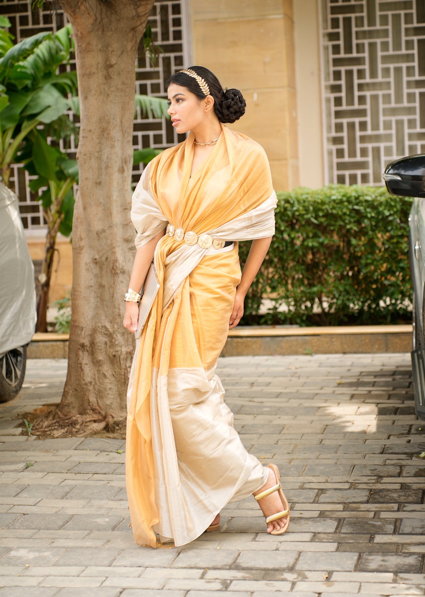 Dual Tone Gold & Ivory Elegant Ochre Saree