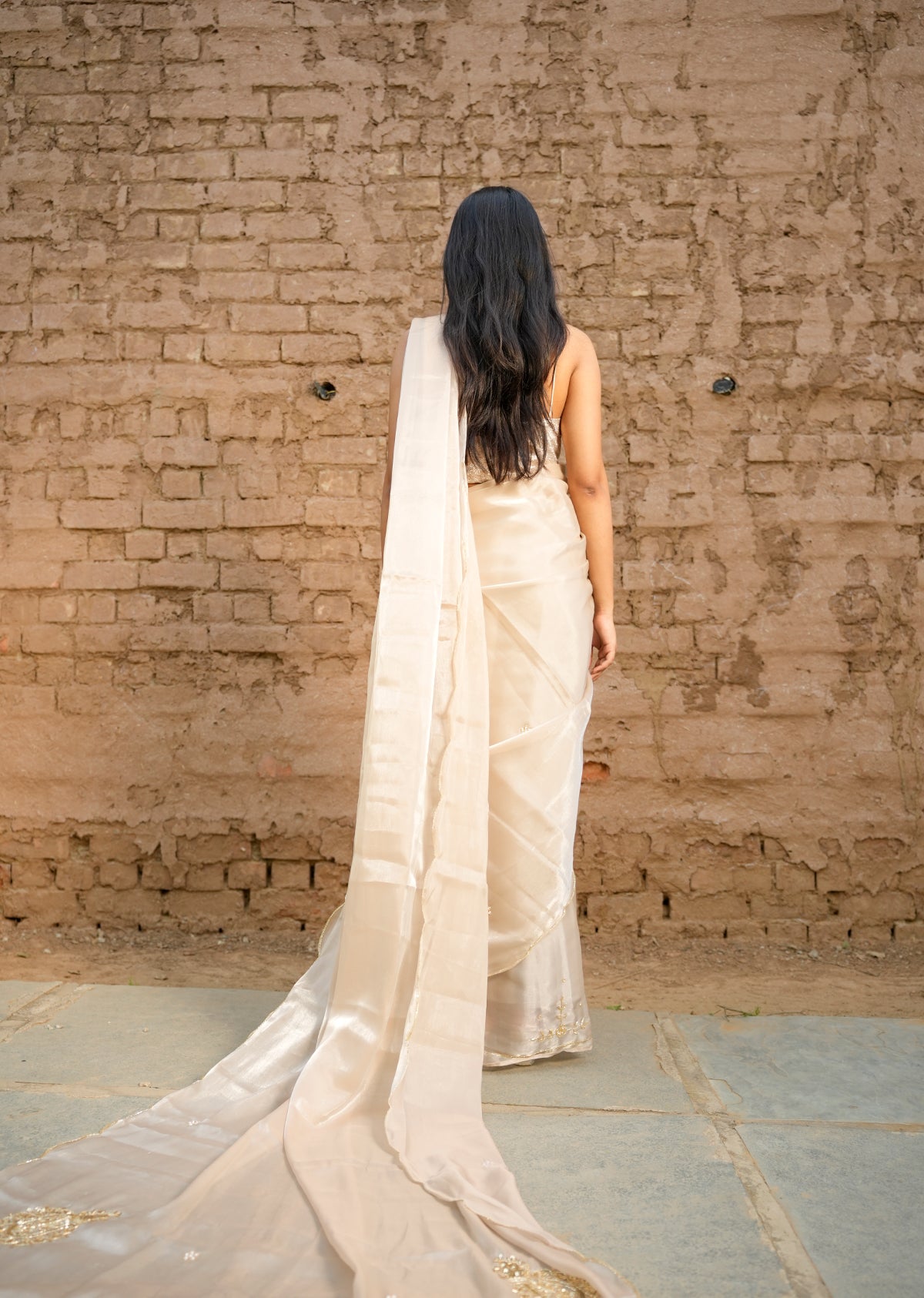 Ivory & Gold Dual-Tone Saree for Timeless Elegance
