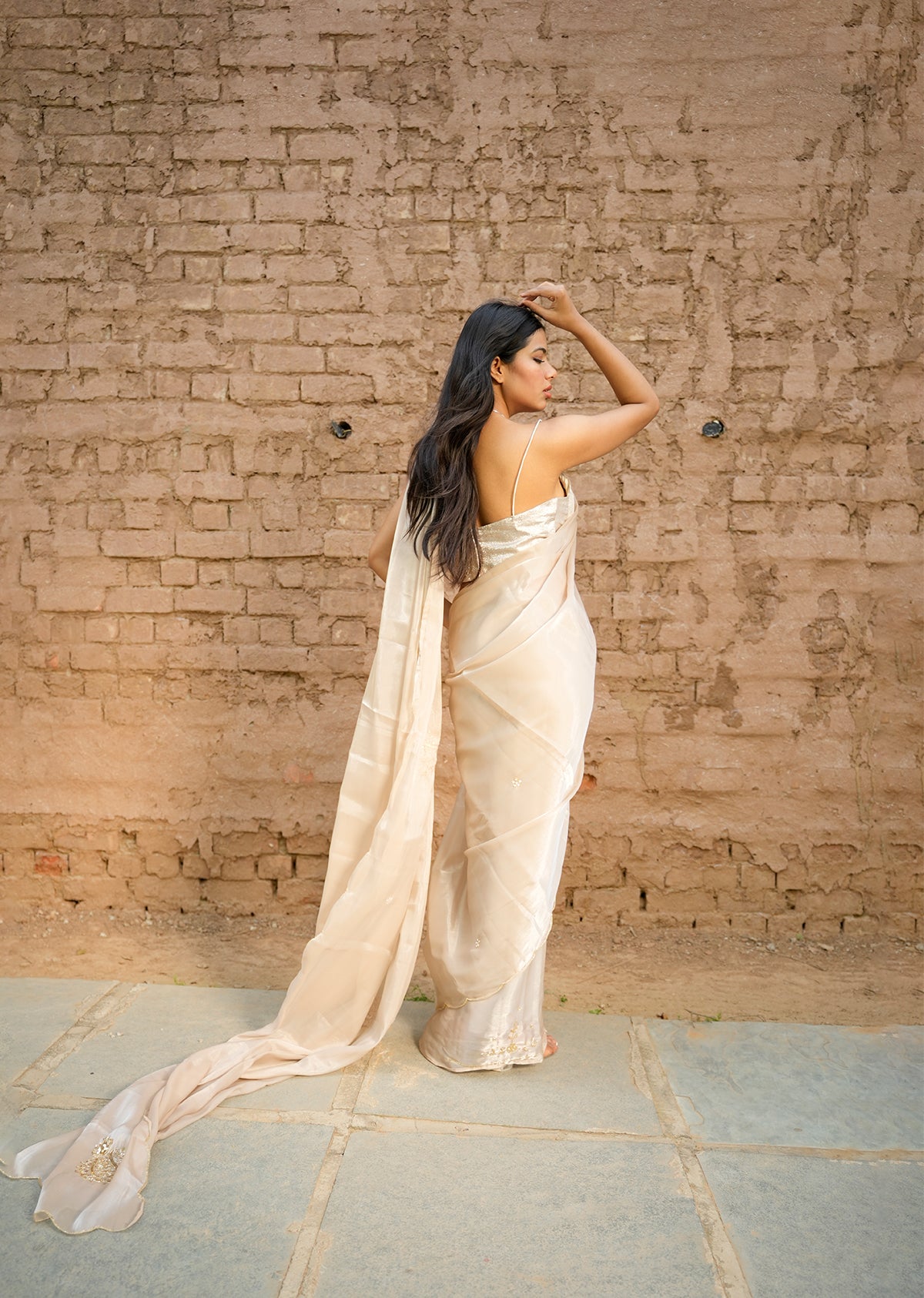 Ivory & Gold Dual-Tone Saree for Timeless Elegance