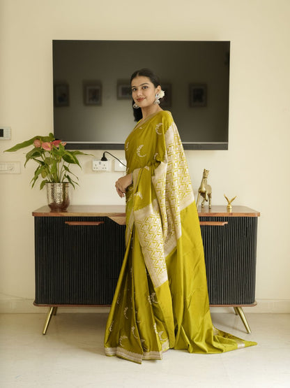Green Banarasi Silk Saree With Zari Border