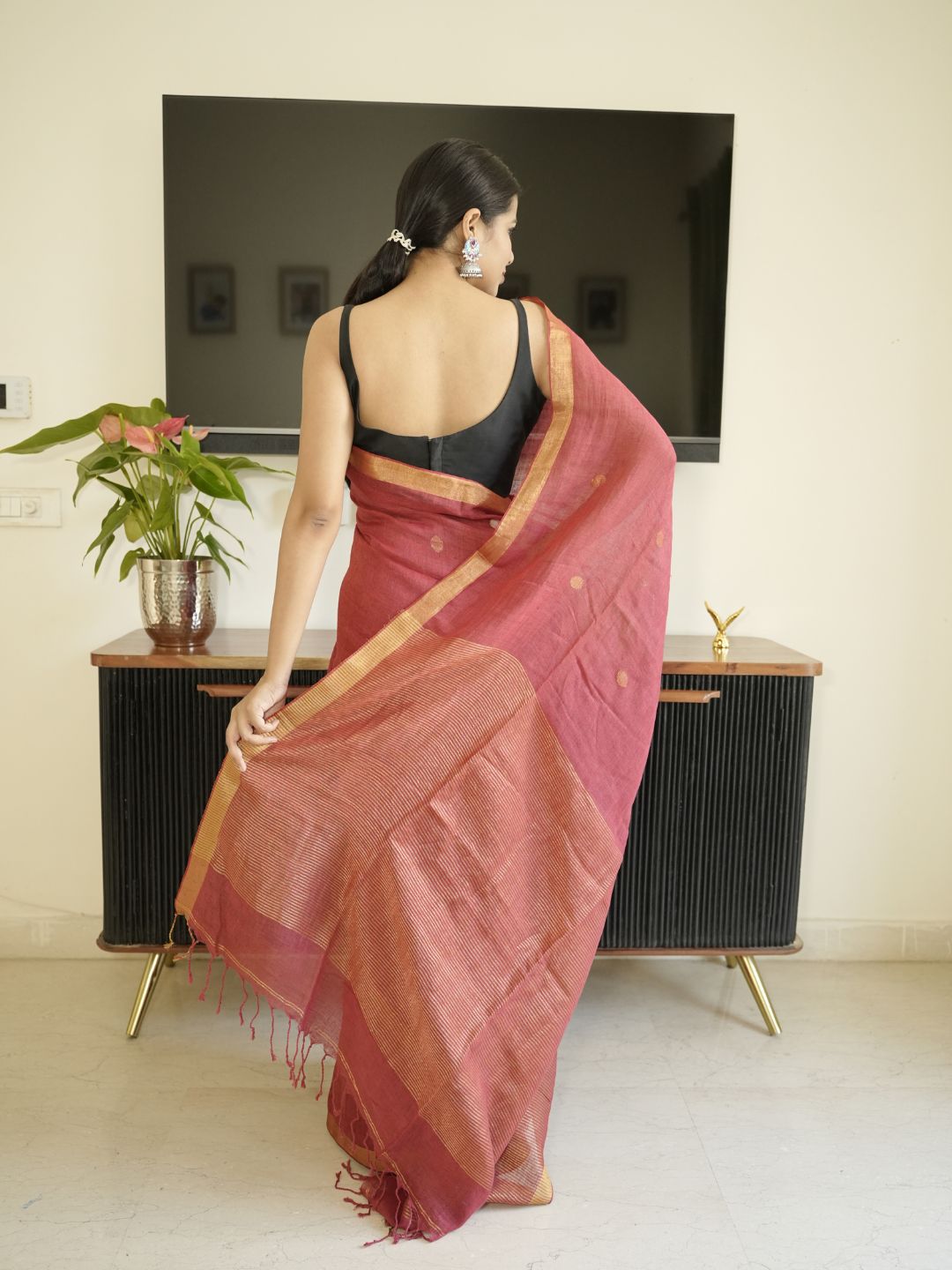 Red Linen Silk Saree With Zari Border