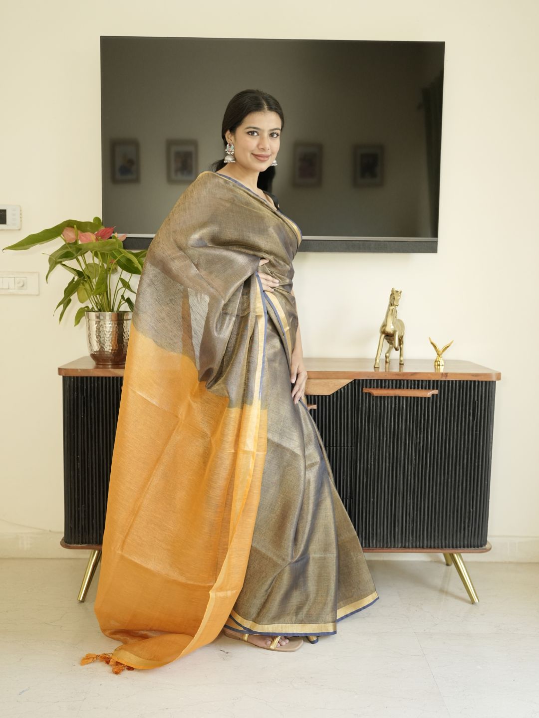 Grey Tissue Linen Saree With Golden Zari Pallu