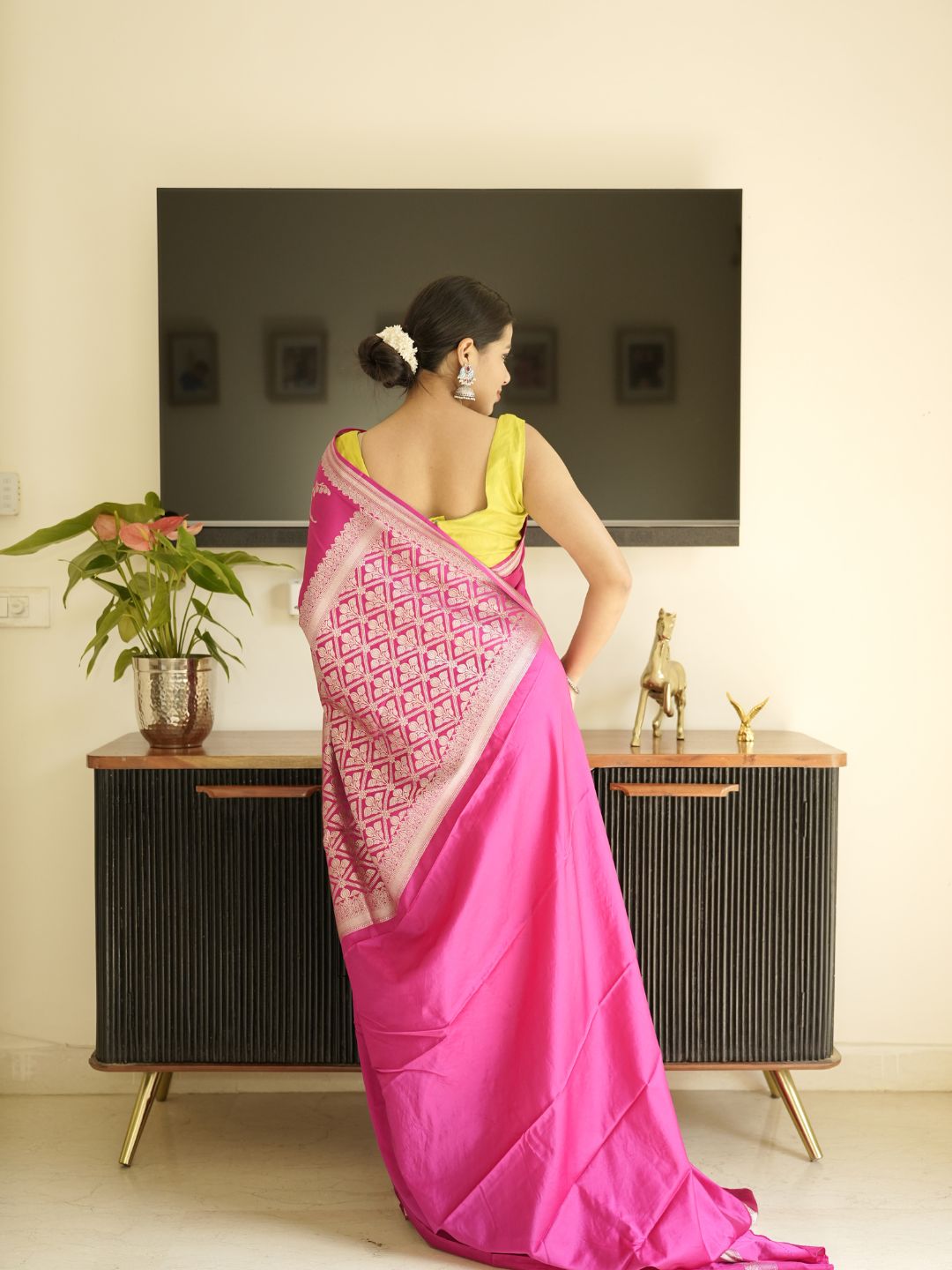 Pink Banarasi Silk Saree With Zari Border