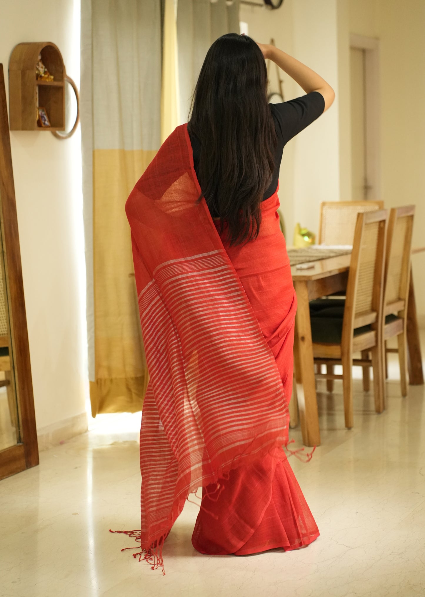 Rustic Bloom – Red Linen Saree with Zari Striped Pallu