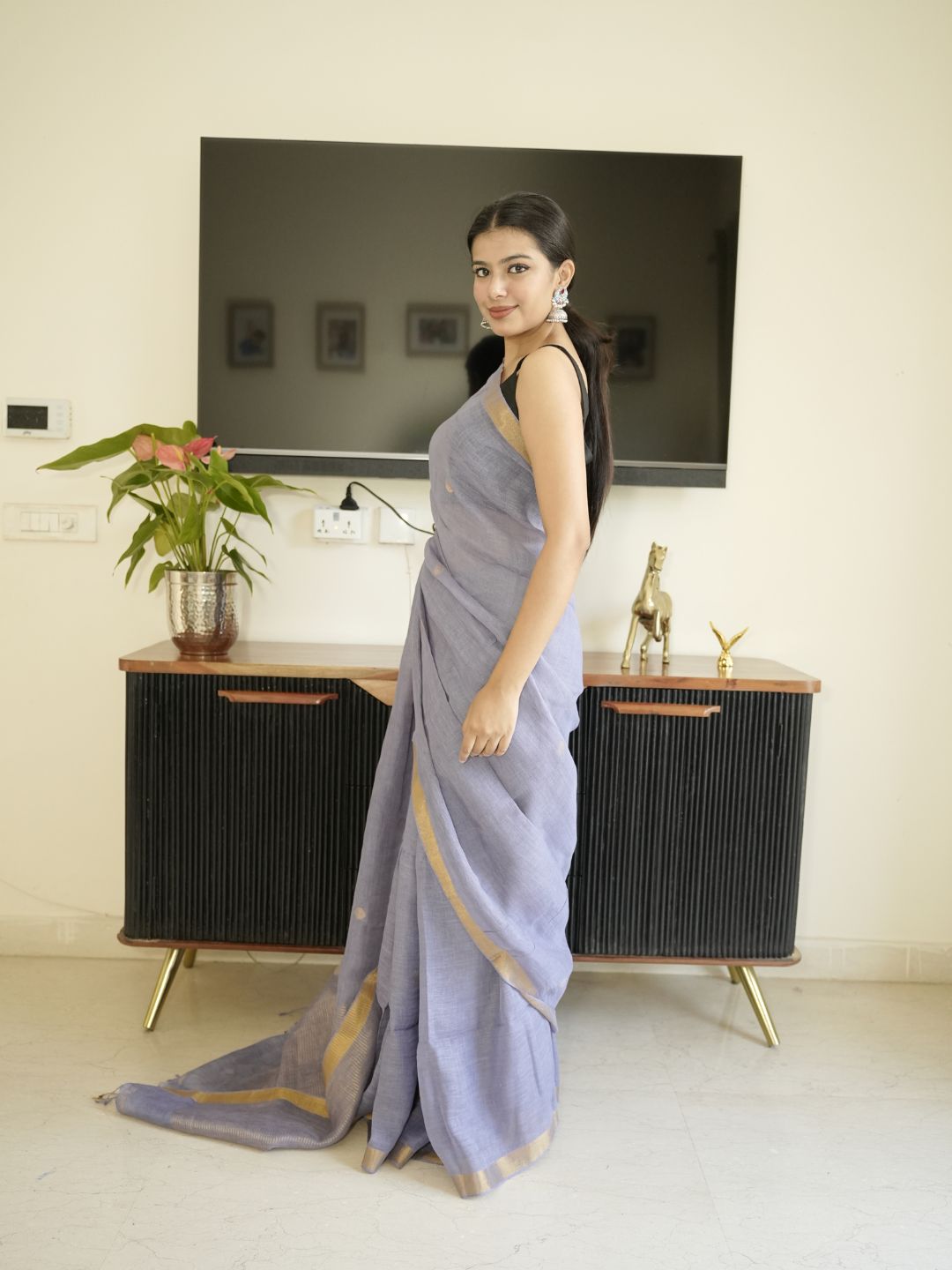 Lavender Linen Silk Saree With Zari Border