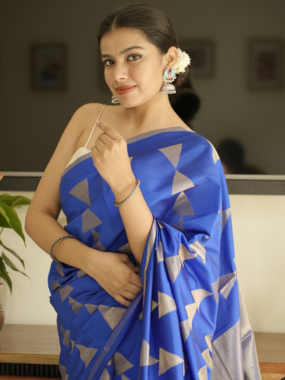 Blue Silk Saree With Zari Work