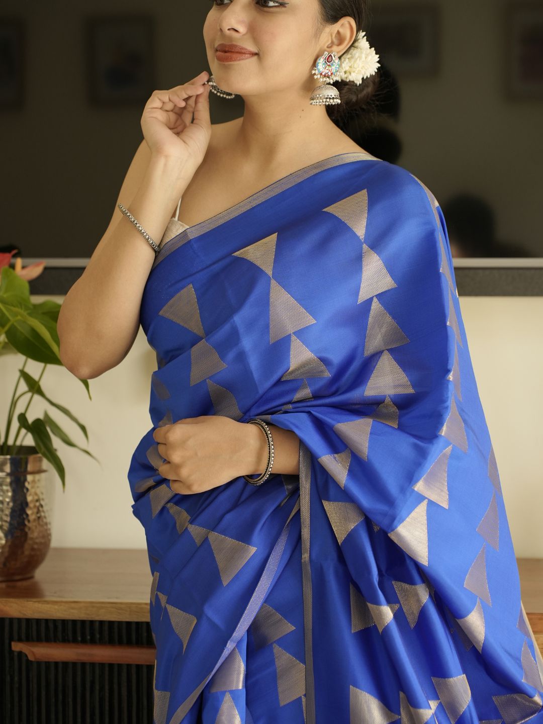 Blue Silk Saree With Zari Work