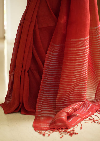 Rustic Bloom – Red Linen Saree with Zari Striped Pallu