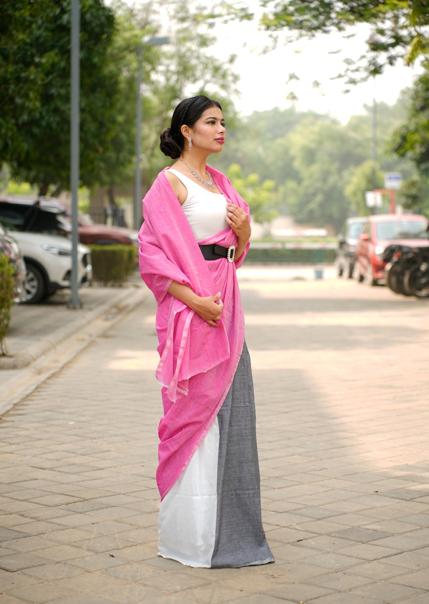 Urban Grace – Linen Colorblock Saree