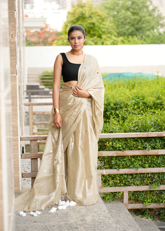 Whispers of Ivory – Subtle Elegance in Handwoven Silk