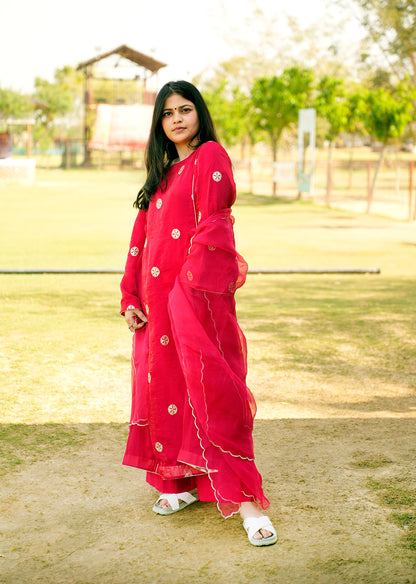 Glamorous Red Shimmer Kurta Set With Dupatta