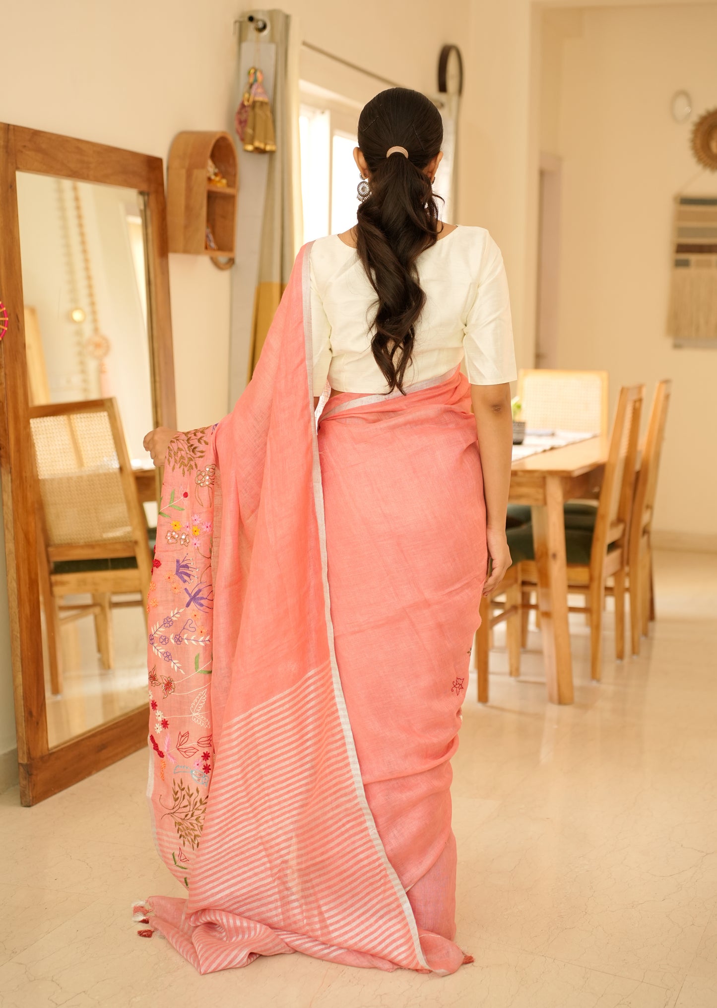 Elegant Handwoven Pink Linen Saree with Floral Embroidery