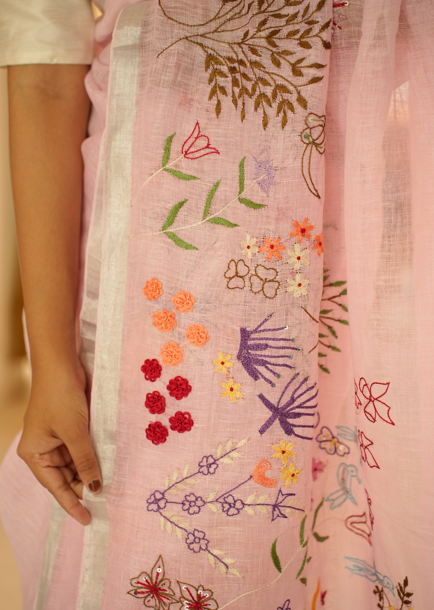 गुलाबो Linen Saree with Elegant Floral Hand Embroidery