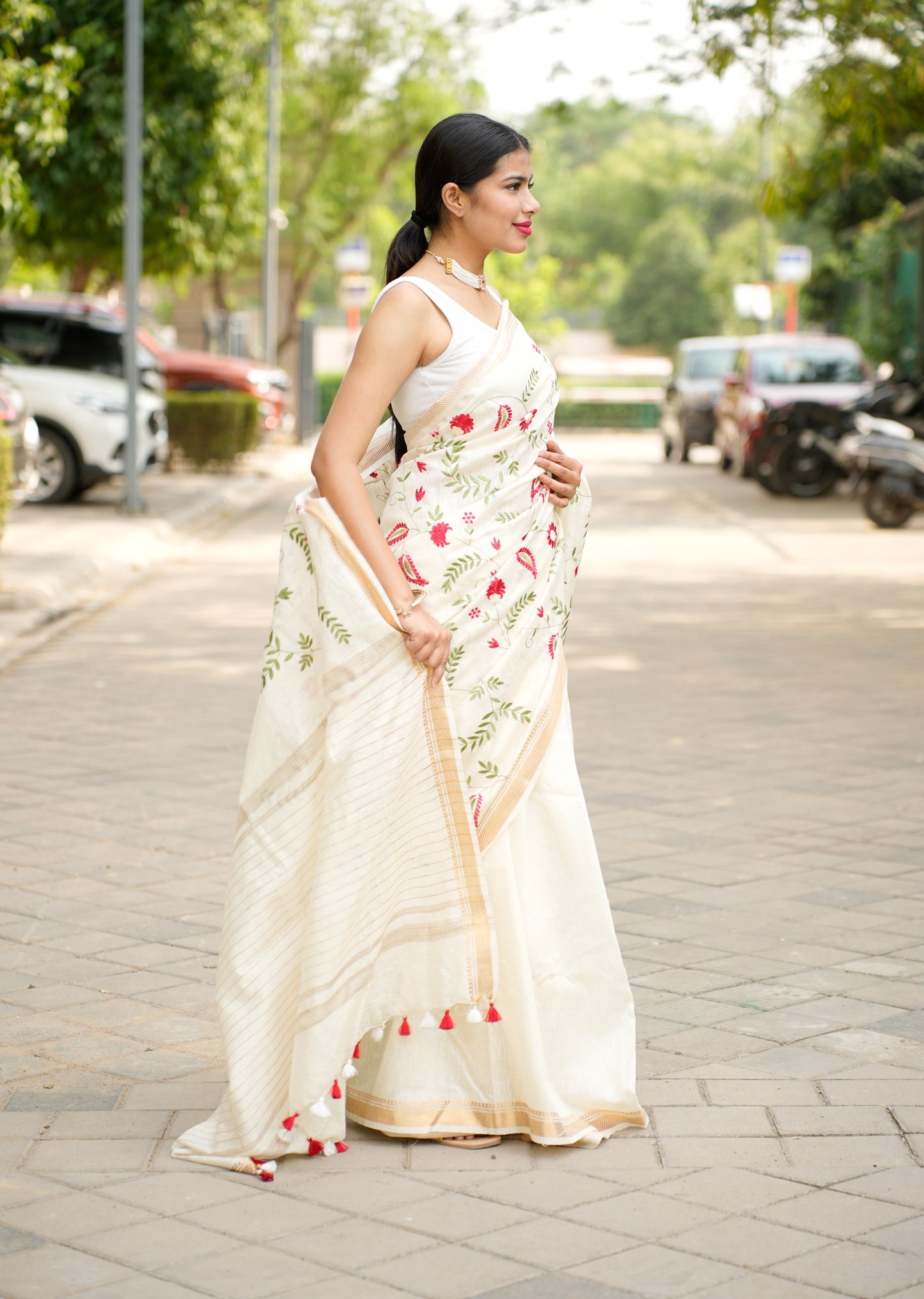 Ivory Garden Embroidered Linen Saree