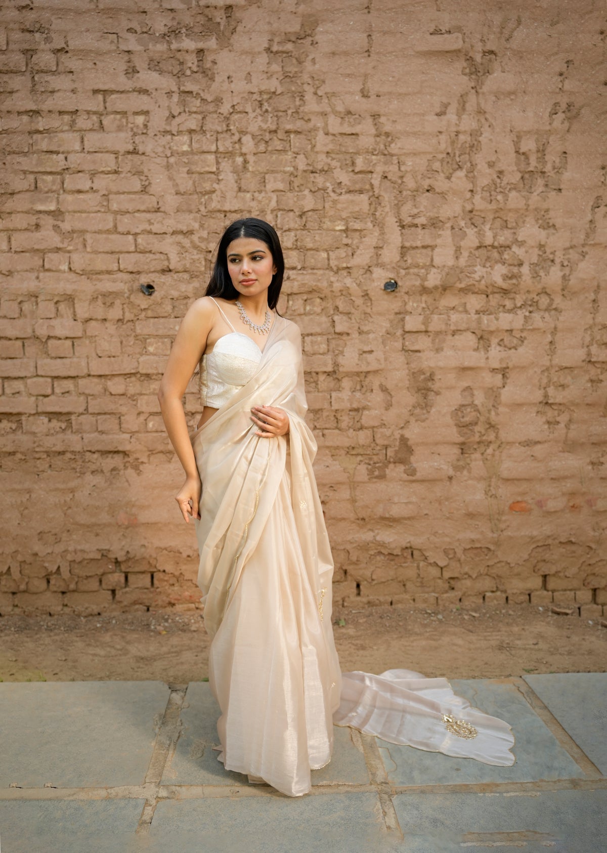 Ivory & Gold Dual-Tone Saree for Timeless Elegance