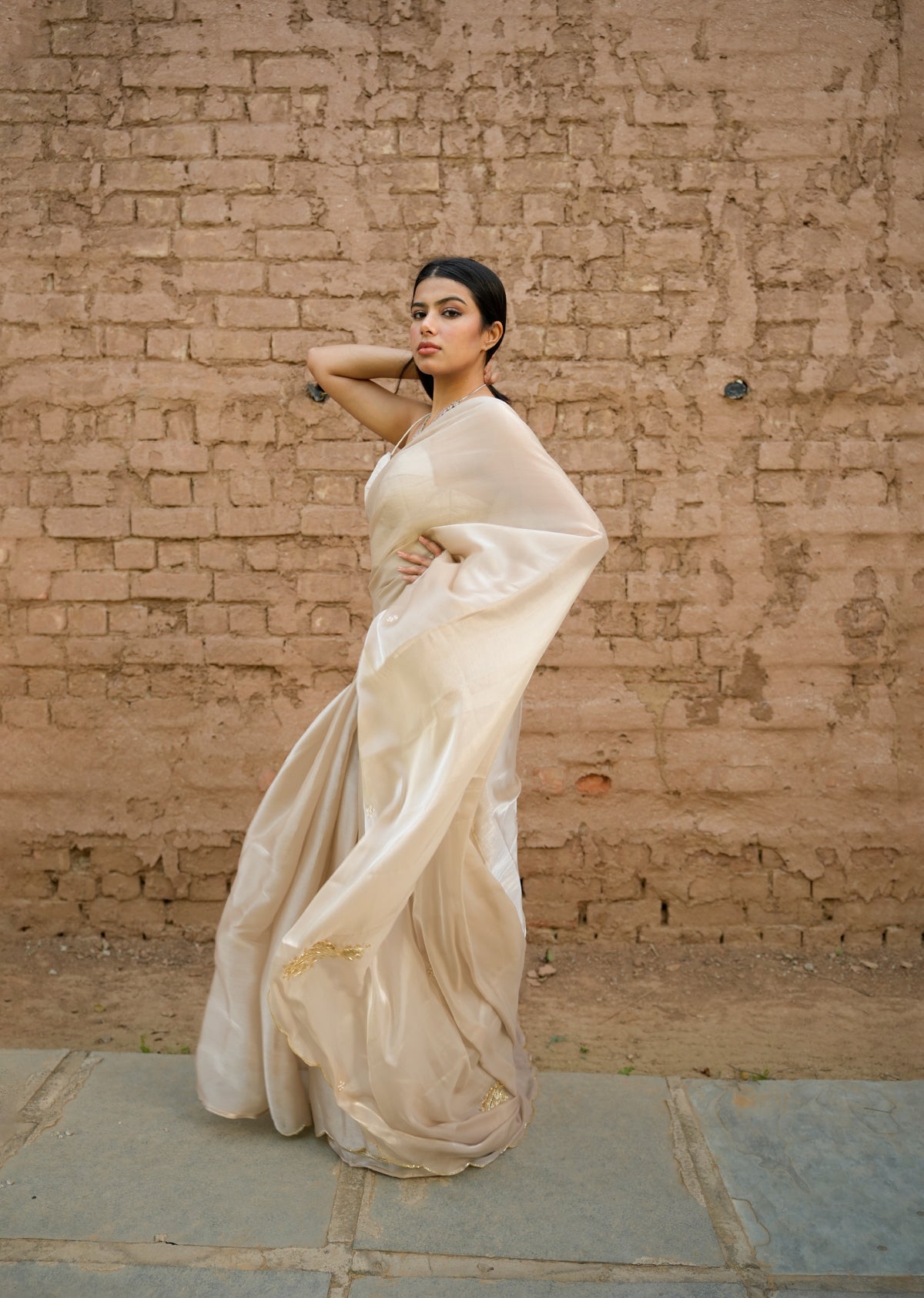Ivory & Gold Dual-Tone Saree for Timeless Elegance