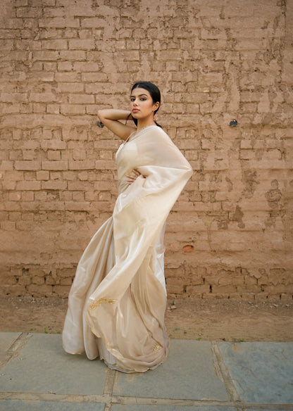 Ivory & Gold Dual-Tone Saree for Timeless Elegance
