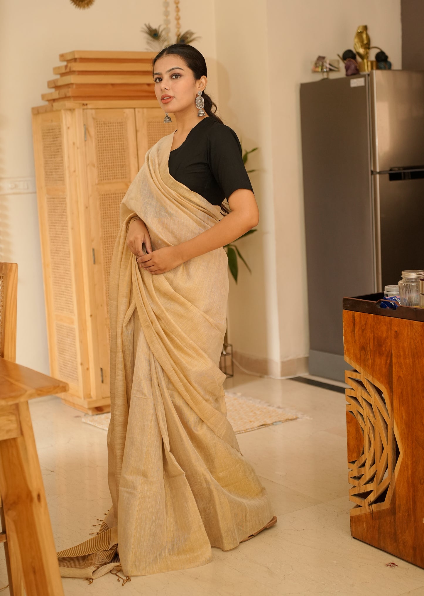 Sunehri – Handwoven Beige-Gold Tissue Linen Saree with Subtle Zari Highlights