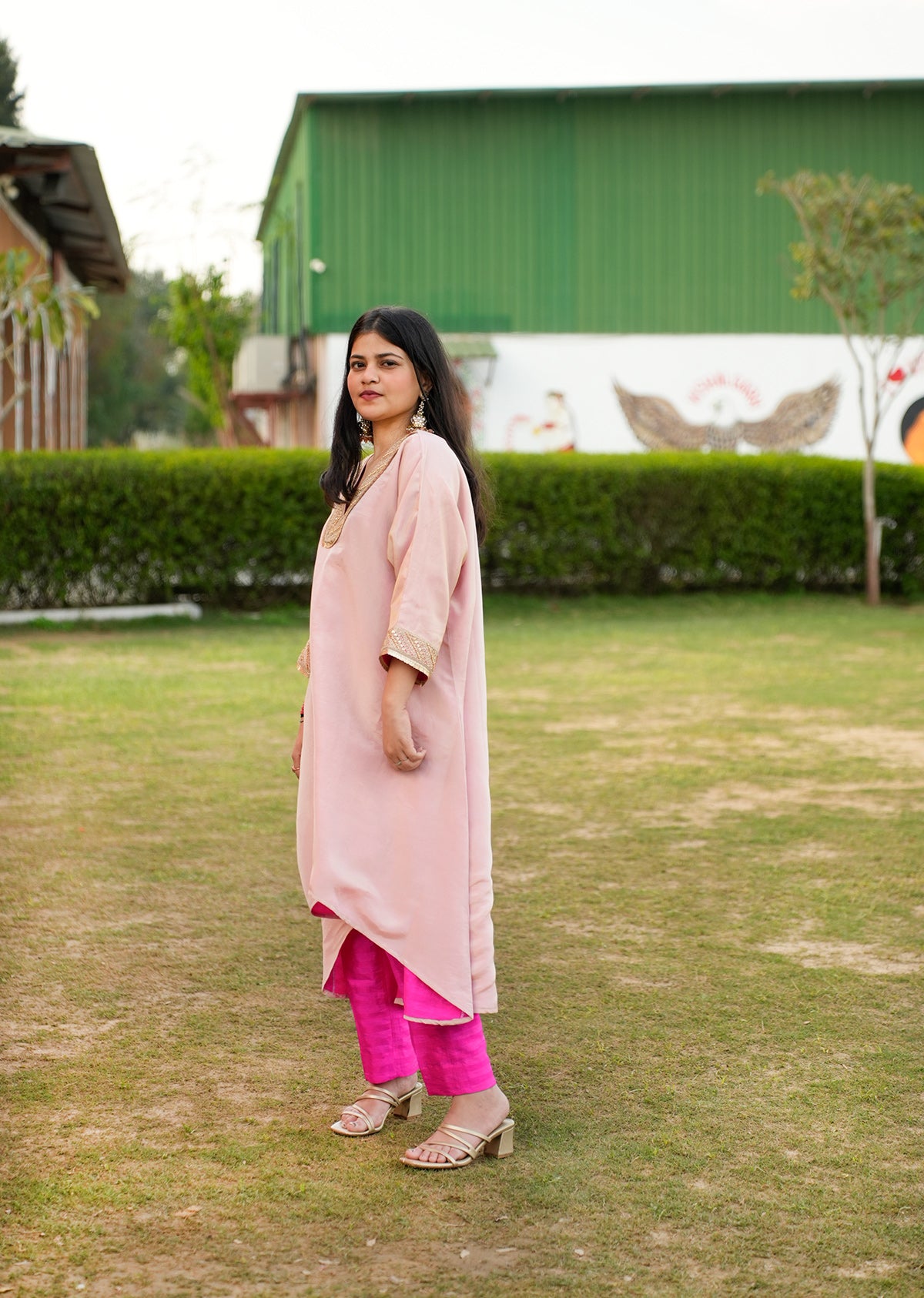 Chic Pink Kaftan Set with Pants