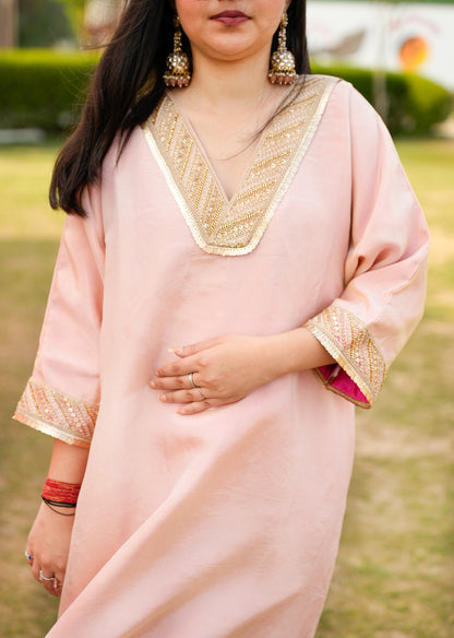 Chic Pink Kaftan Set with Pants