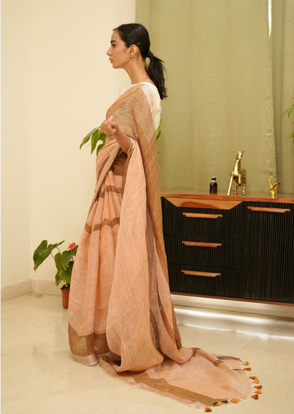 चाय-सुर्ख़ – Handwoven Linen Saree in Tea Rose & Brown Tones