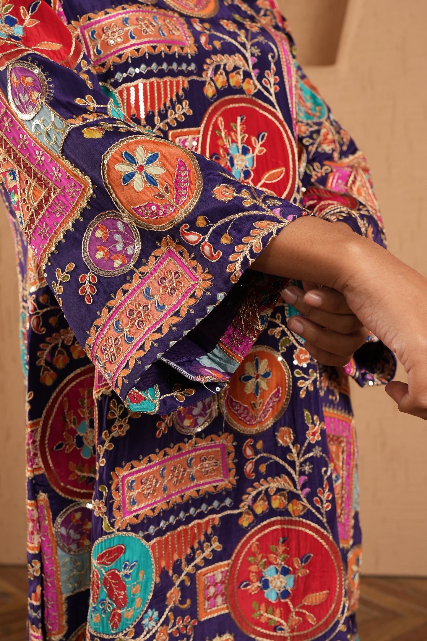 Royal Zari Ensemble Kurta With Pants